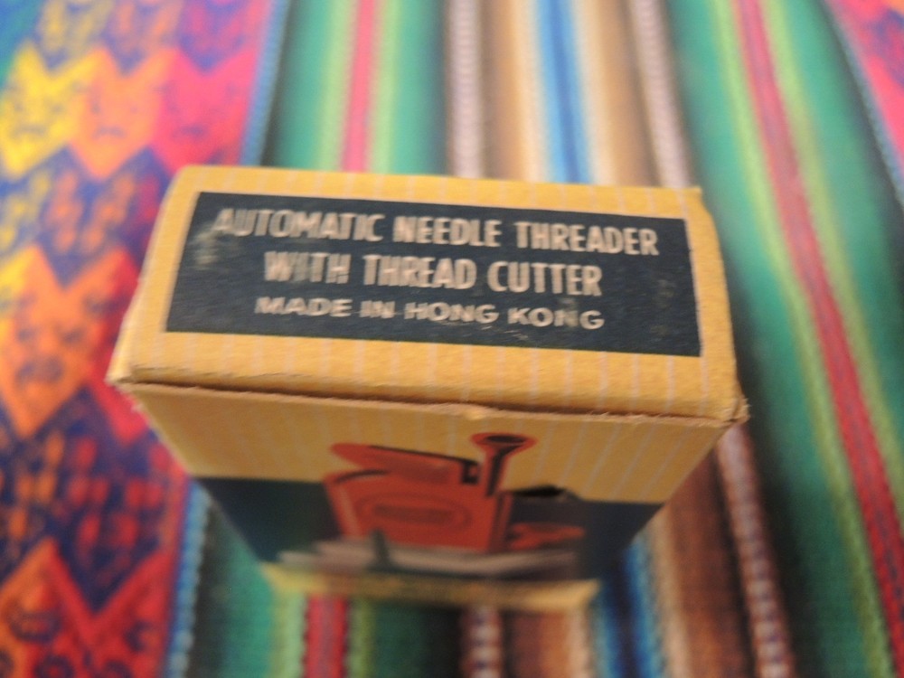 Vtg Automatic Needle Threader Hong Kong Original Box,