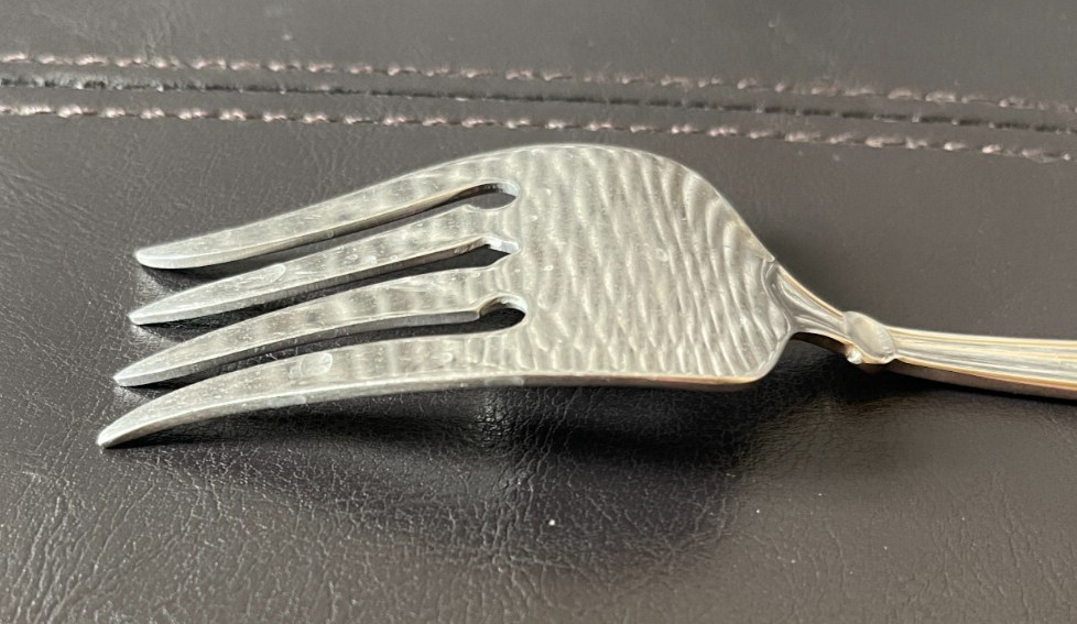 EUC Oneida Unity Serving / Meat Fork 8 5/8" Quality 18/10 Stainless