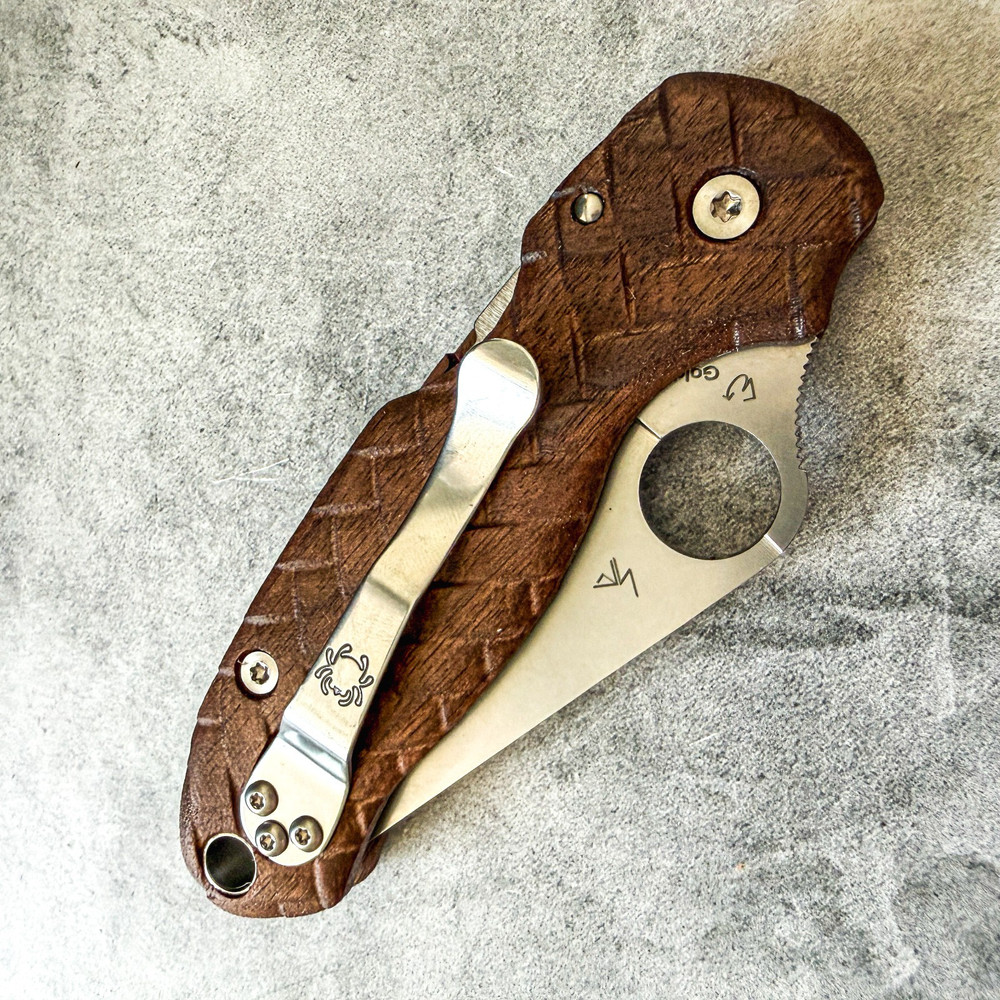 Nobleweave walnut scales for Spyderco Paramilitary 3