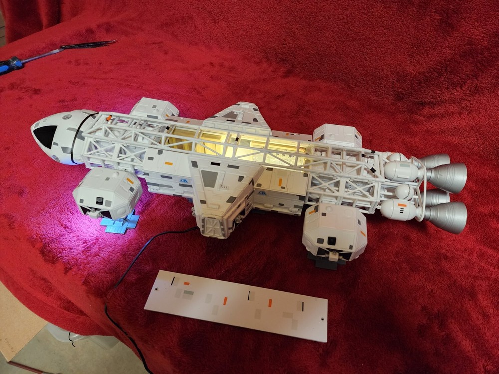 Space: 1999 Eagle 2 Lit Model With Complete Lab Interior, SOUND EFFECTS!!!!!!!!