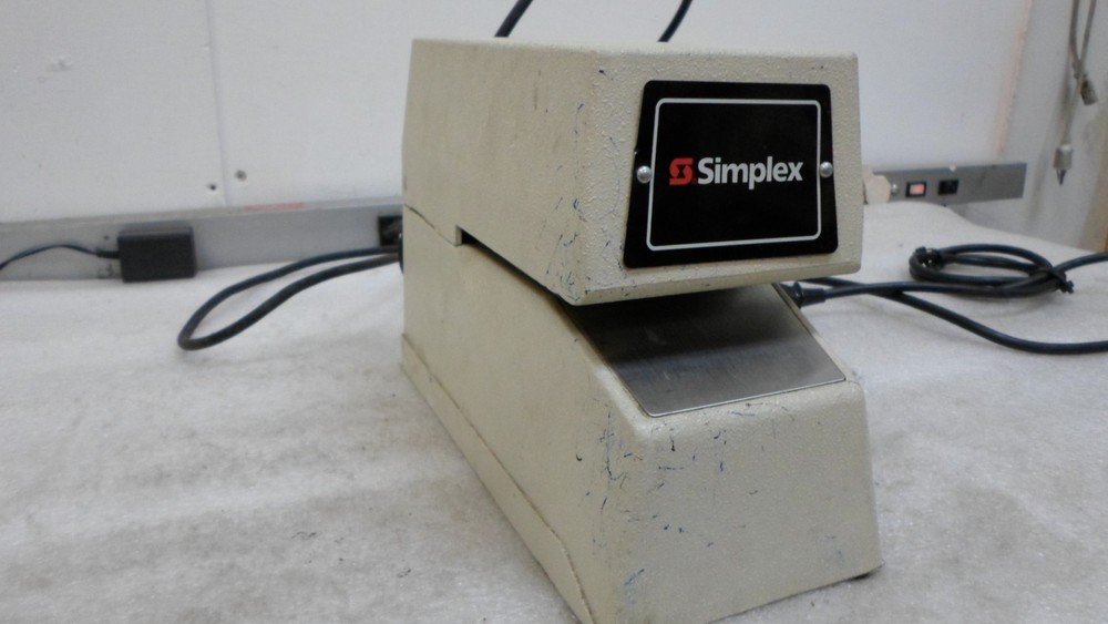 Simplex 1605-9001 Time Stamp 1605 Time Clock TESTED
