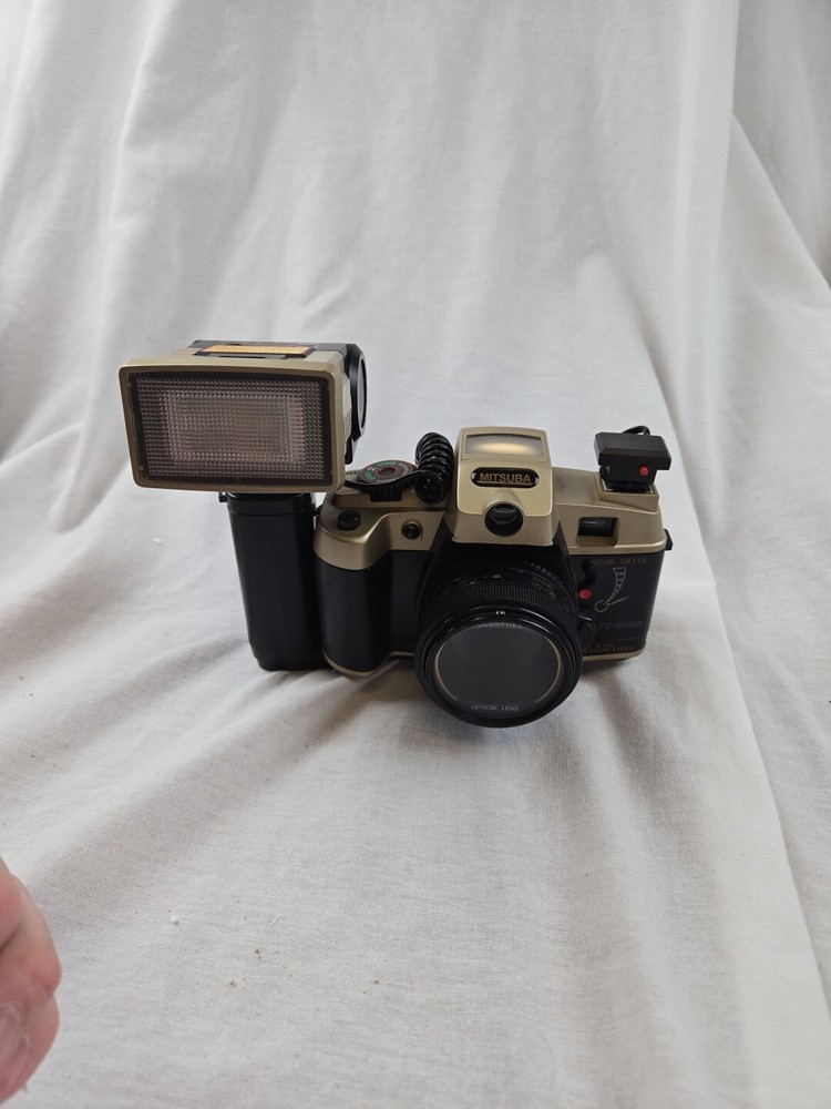 Mitsuba TC-8000D Camera with Case and Flash