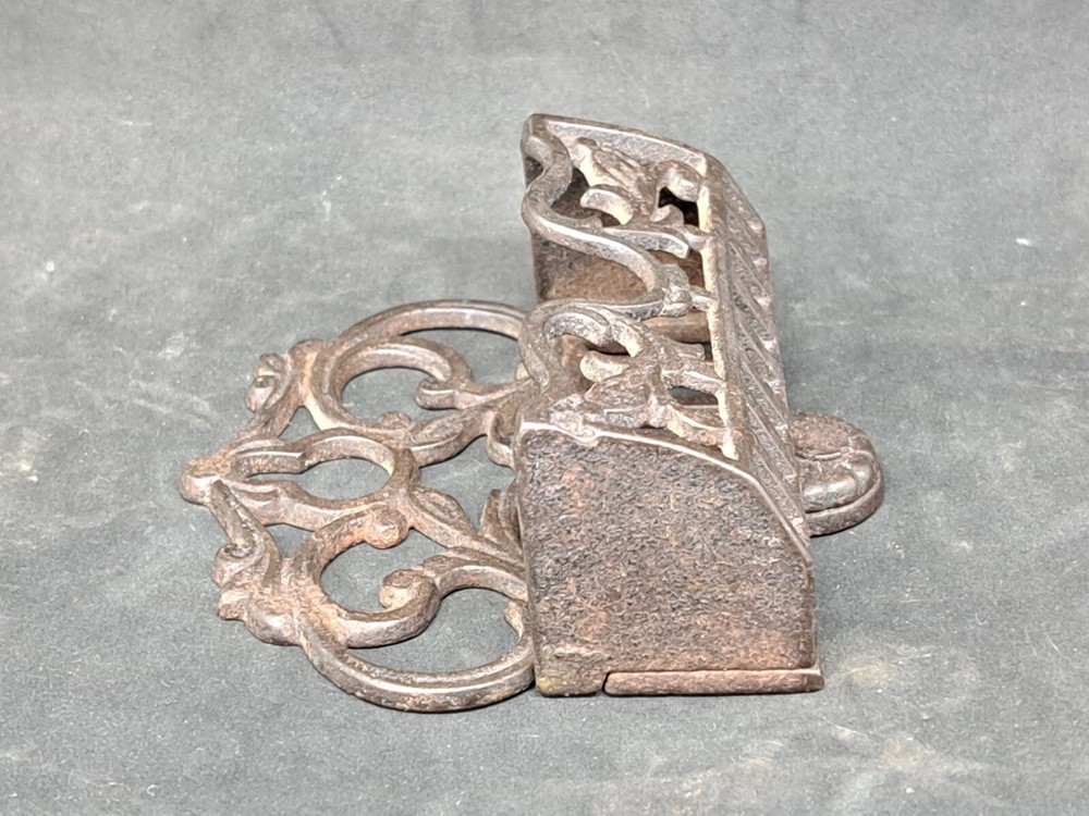 Cast Match Holder