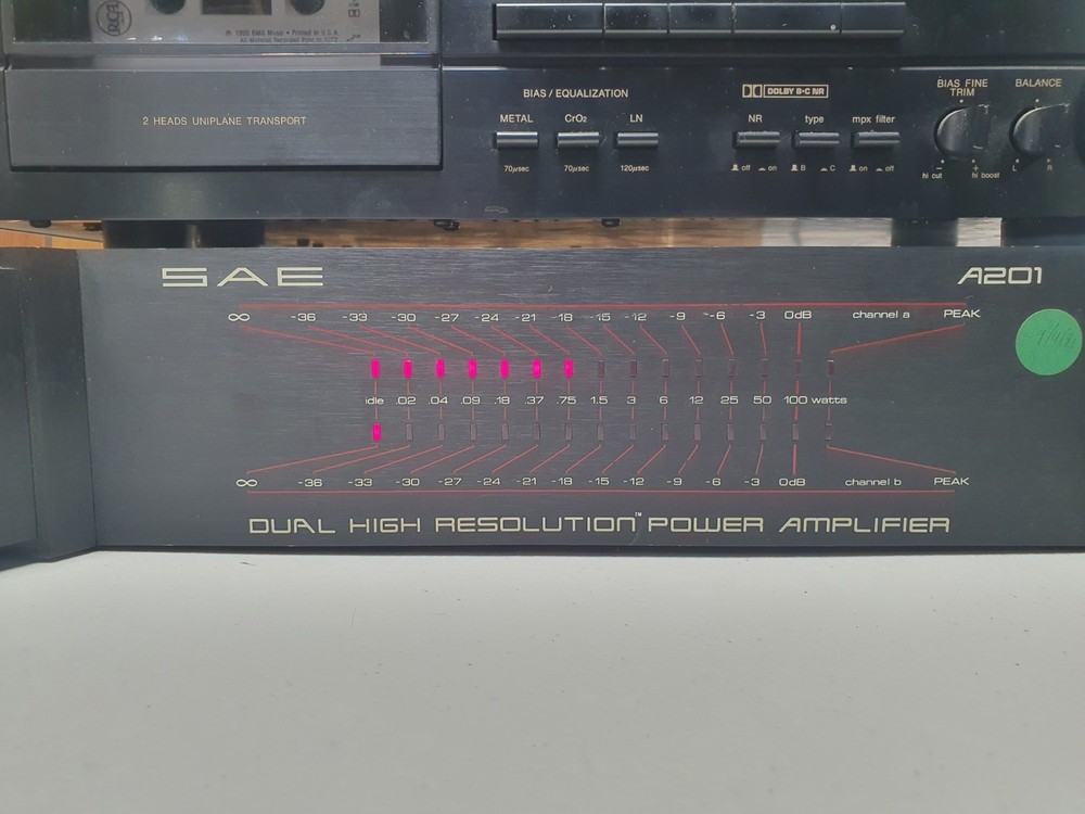 SAE A201 A-201 Dual High Resolution Power Amplifier 2 Input, 2 Output 120V 600W