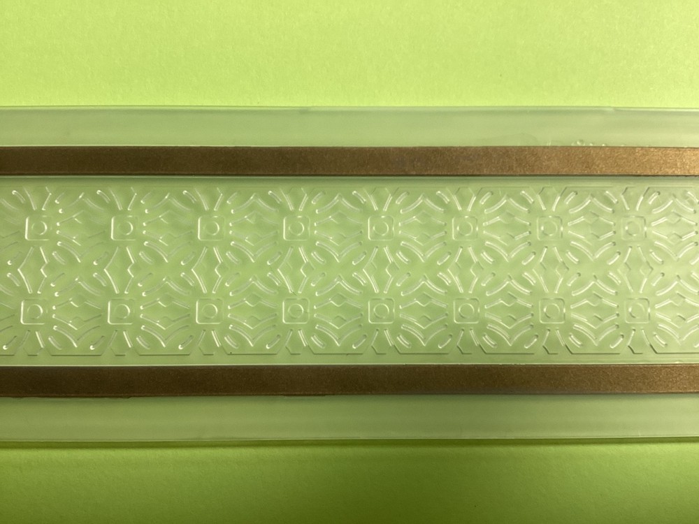 Anna Griffin Tufted Button Border Cut and Emboss Folder 12”