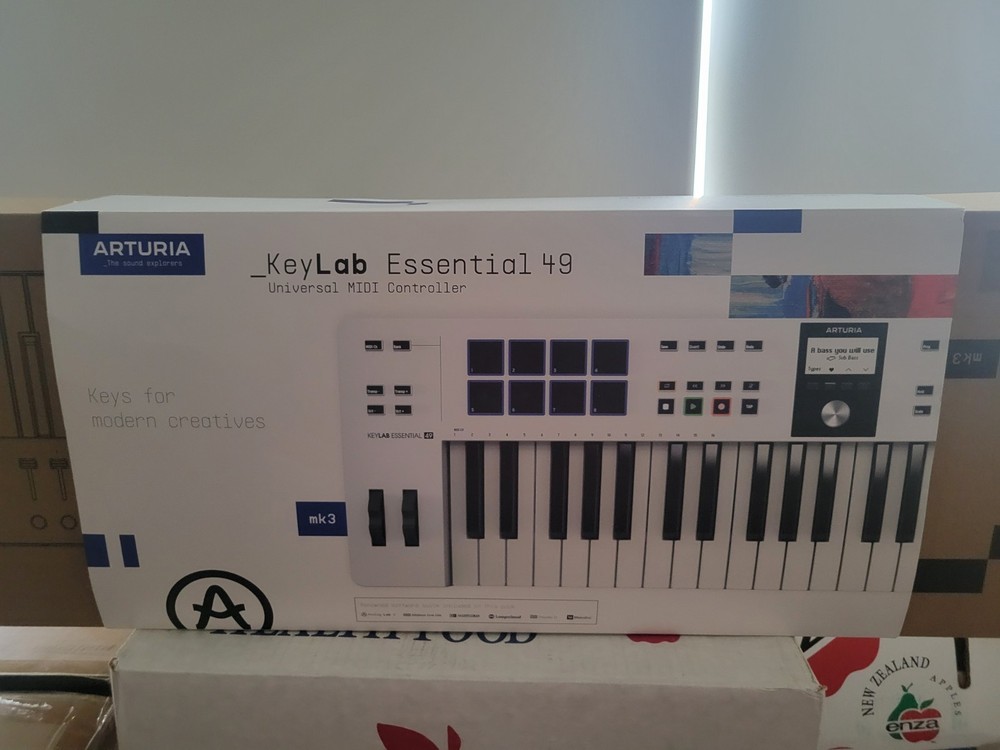 Arturia KeyLab Essential 49 Keyboard Controller Mark 3
