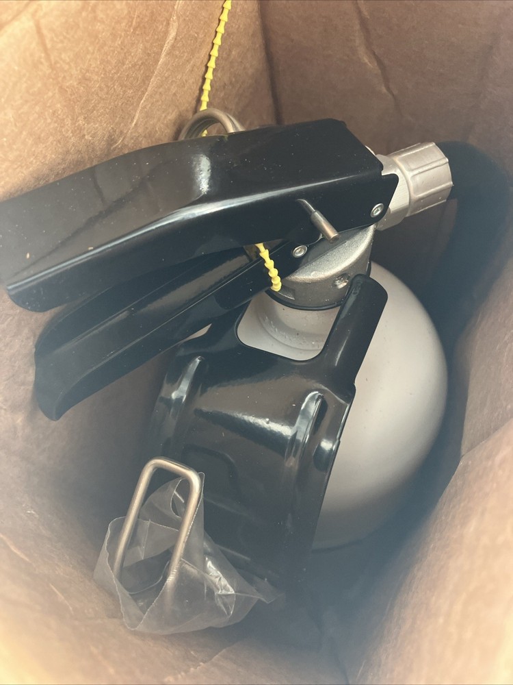 Kidde Garage Workshop Single Use Fire Extinguisher, White FX340GW-2