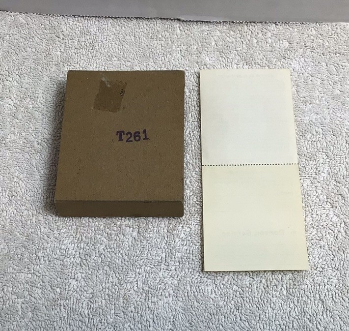 Vintage Ronson typhoon lighter in original box == Untested ==