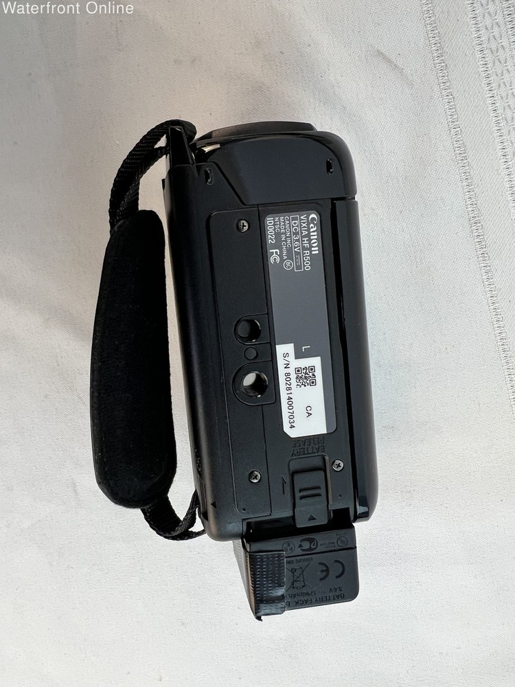 Canon Vixia HF R500 Camcorder UNTESTED