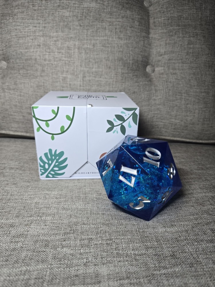 Wild Earth Dice Chunk D20 85mm, Liquid Core, New