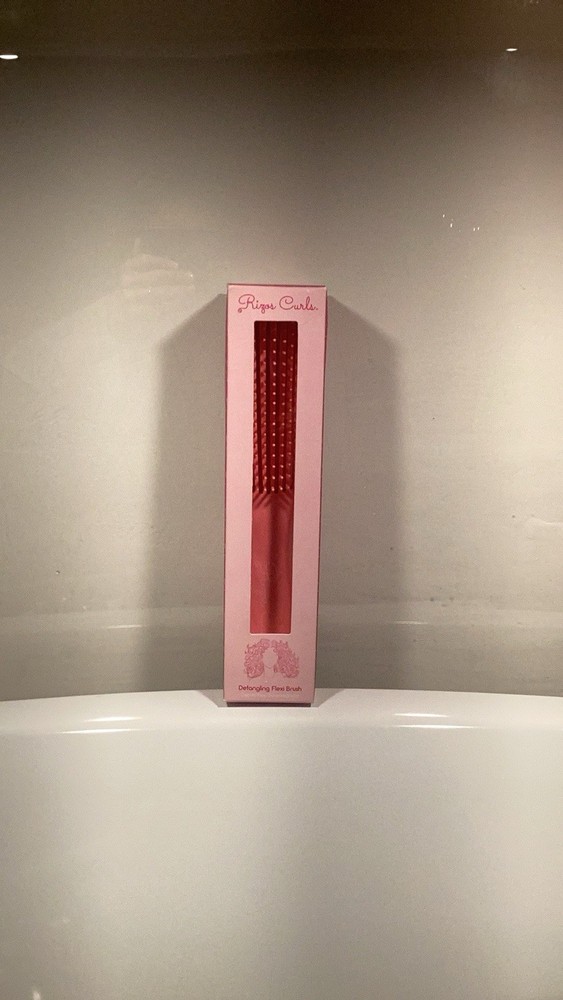 Rizzo curls detangling flex brush