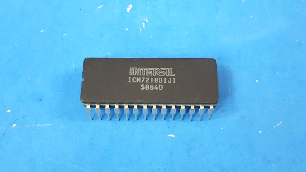 ONE- IC DRIVER, ICM7218BIJI, INTERSIL, 28PDIP