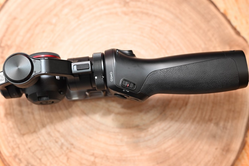 DJI OSMO HANDHELD FULLY STABILIZED 4K 12MP CAMERA