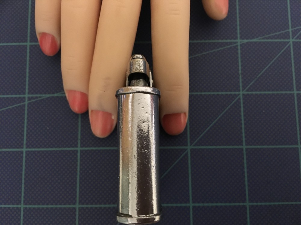 Lighter Vint Ronson Whirlwind Good Working Condition W Disappearing Wind Shield