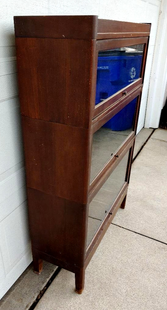 UNUSUAL MISSION STYLE 3 STACK BARRISTER BOOKCASE W/ GRADUATED SIZED SECTIONS