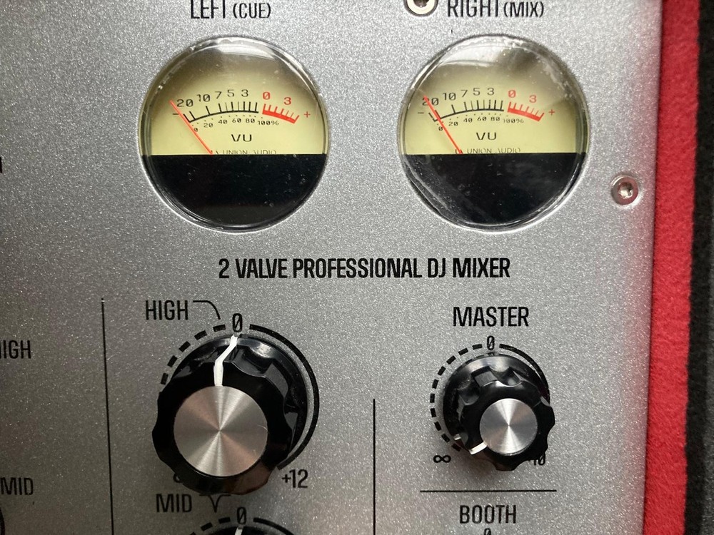 MasterSounds Radius 2 Valve Including Linear PSU And Fitted Flightcase