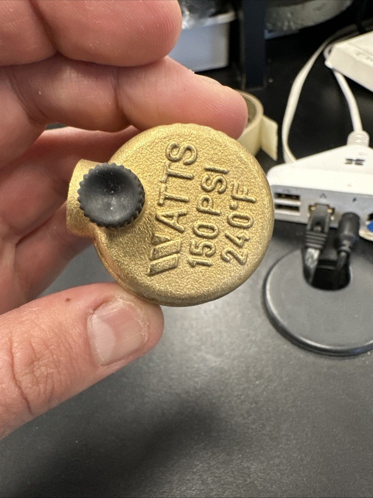 G-9. NEW Watts 0590716 1/4" FV-4M1 Automatic Float Vent