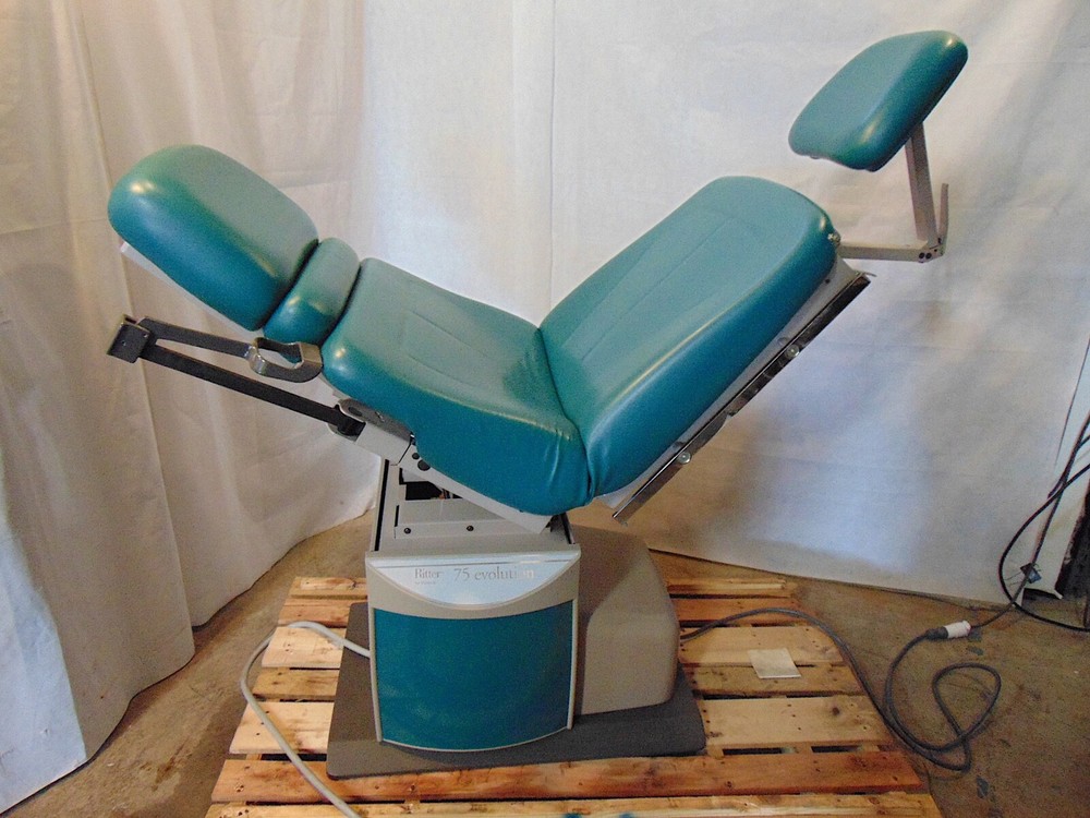 Midmark 319 75 Evolution Examination Procedure Chair & Foot Control S6321x