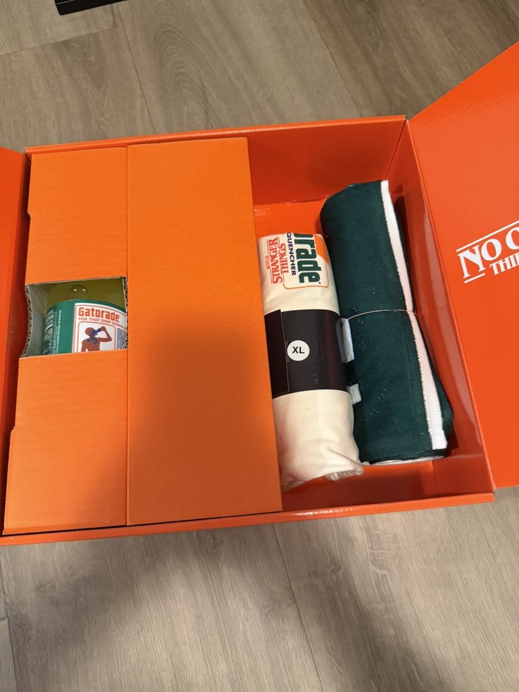 Gatorade 1987 Stranger Things X Capsule Size XL