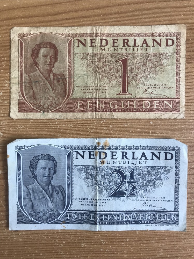 2 X Netherlands Banknotes. 1 & 2 1/2 Gulden. Dated 1949.