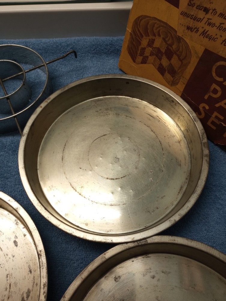 VTG Ovenex Magic Cake Pan Set