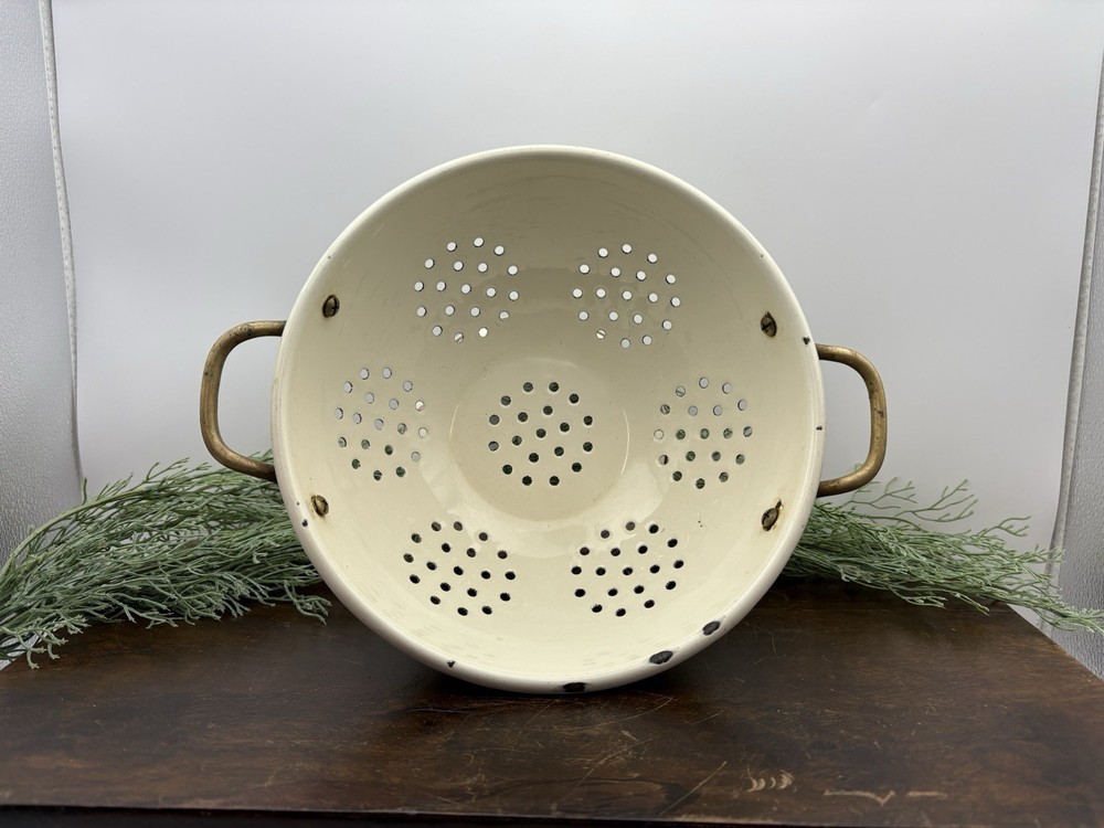 Vintage Cream Enamel Colander – Brass Handles, Patchwork Hearts Kitchen Decor