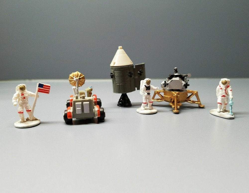 Limited Edition Micro Machines Outer Space Astronauts & Vehicles