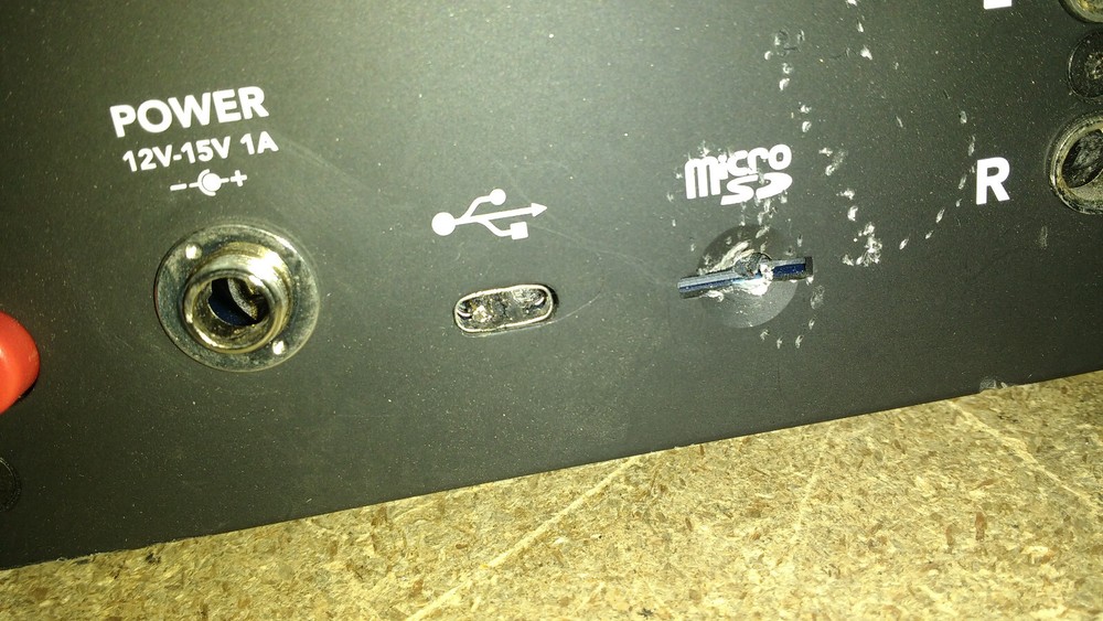 RodeCaster Pro Integrated Podcast Console Class A Servo Biased DAMAGED