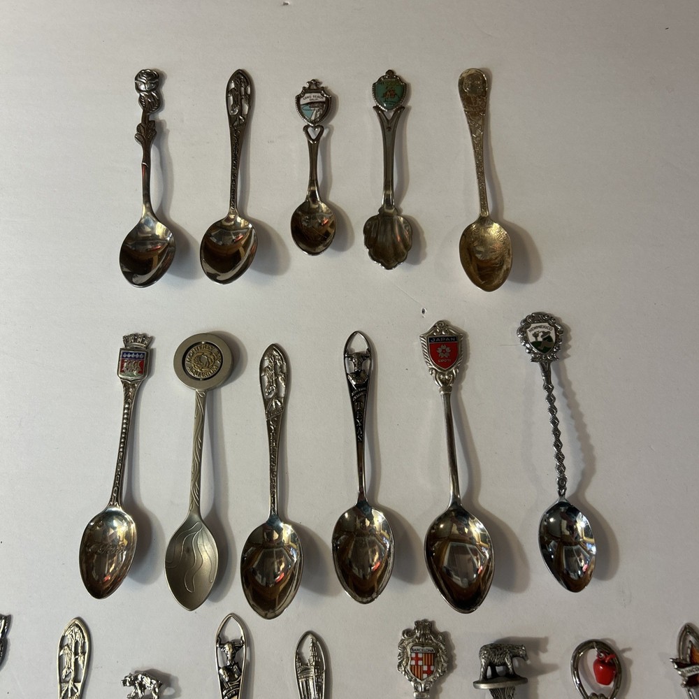 Lot 20 Vintage Souvenir Spoon Collection E37