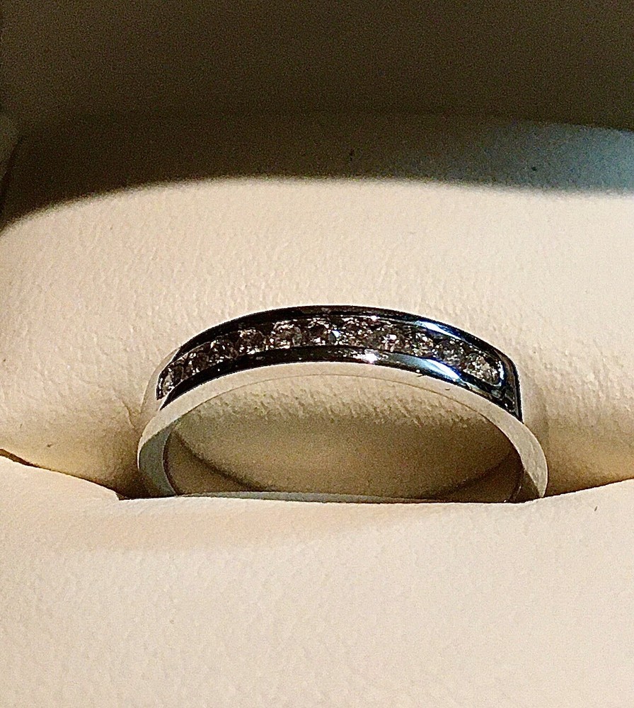 Solid 18ct White Gold Wedding Ring