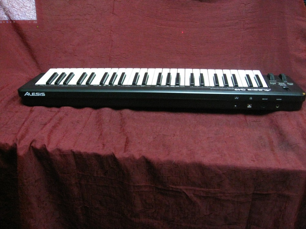 Alesis Q49 USB MIDI Keyboard Controller USB Cable Included Tested Works