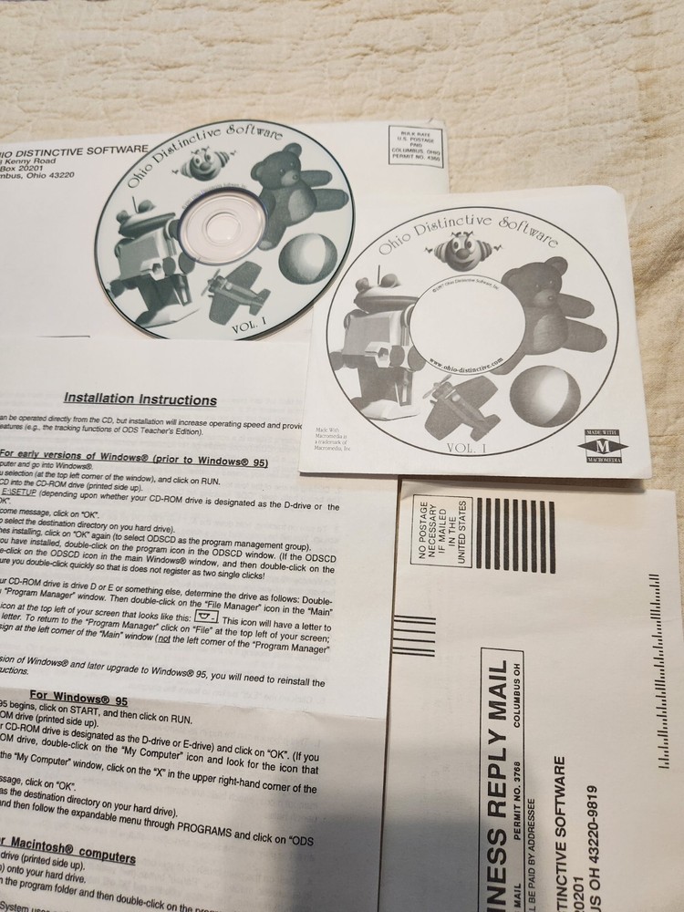 1997 Macromedia Ohio Distinctive Software Volume 1 Computer Program w/ Paperwork