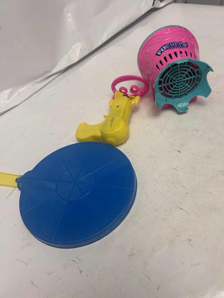 3 misc kids bubble maker toys