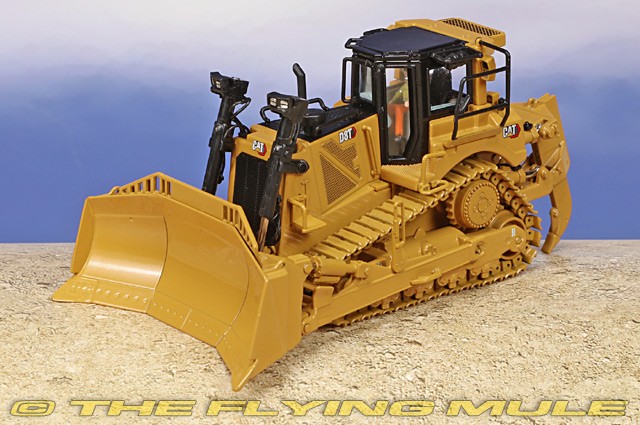 Diecast Masters 1:50 D8T Bulldozer