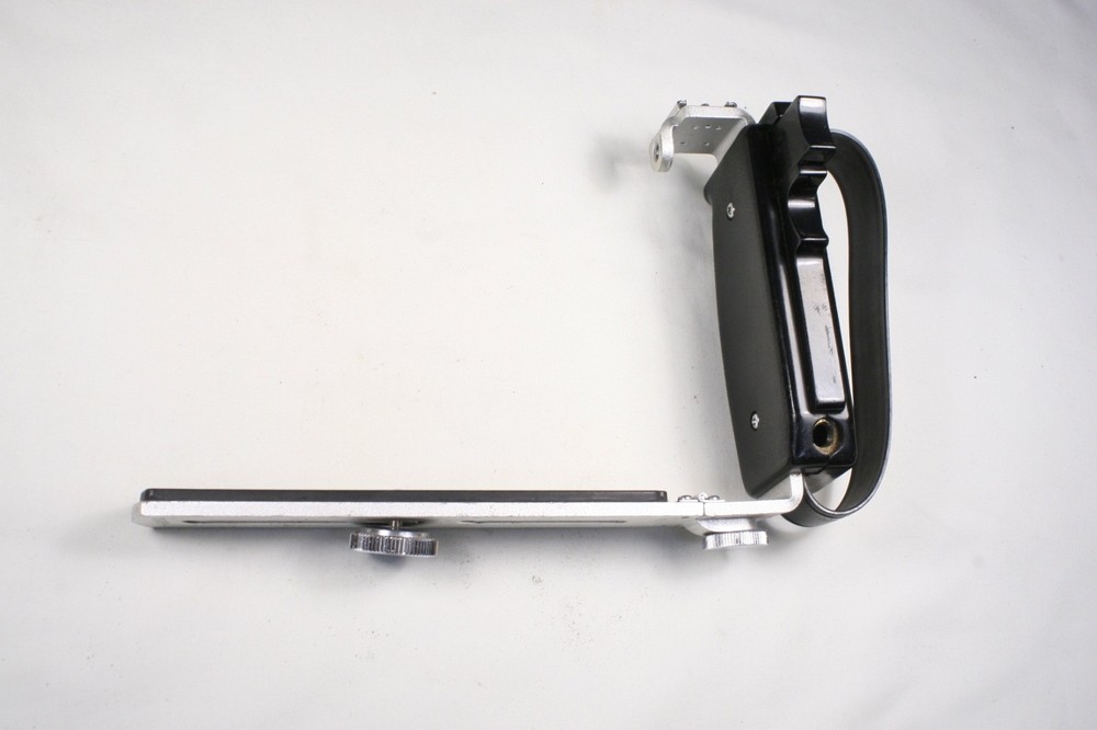 Camera Grip Flash Bracket w/Strap - Style 1