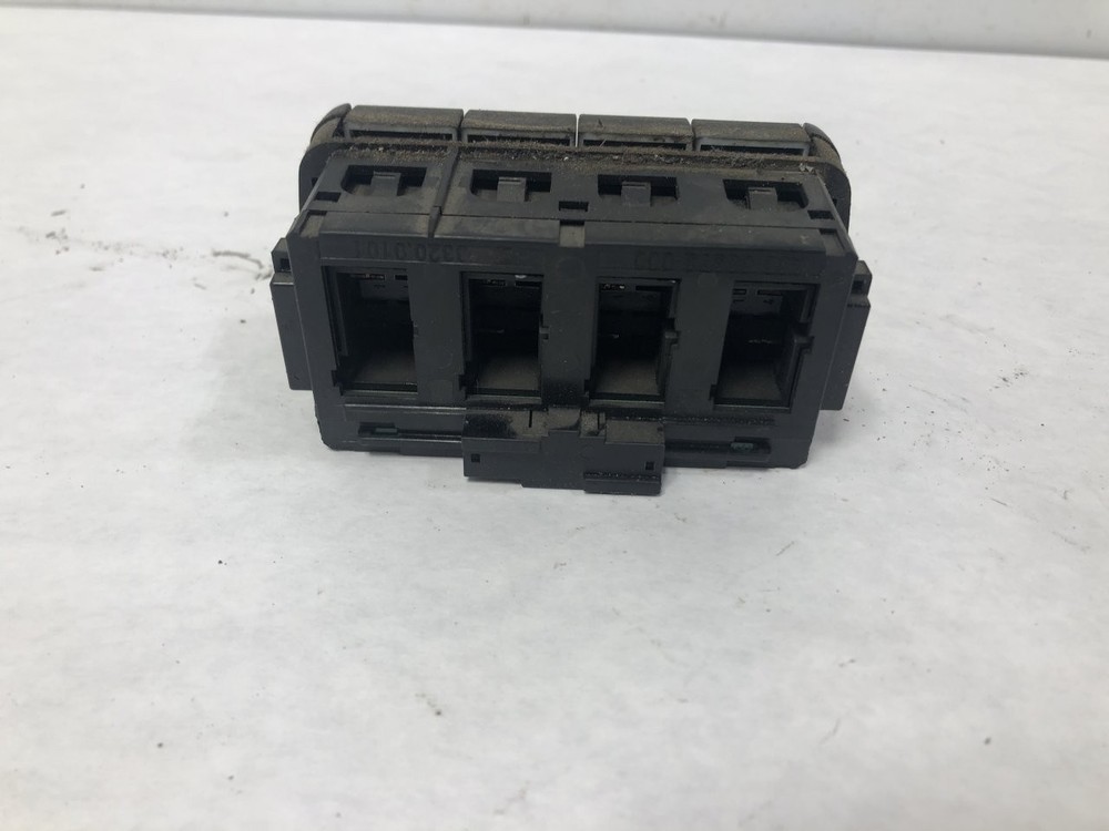 2008-2021 Freightliner CASCADIA SWITCH Dash Panel - Used