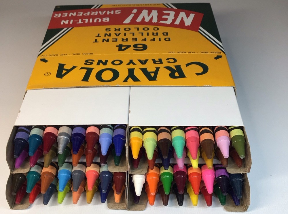 Binney & Smith Crayola 64 Pack Crayons Box Built-In Sharpener 2008