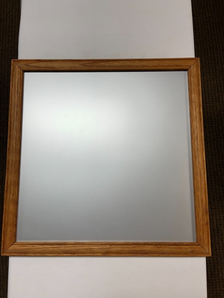 Ophthalmic acuity projector screen