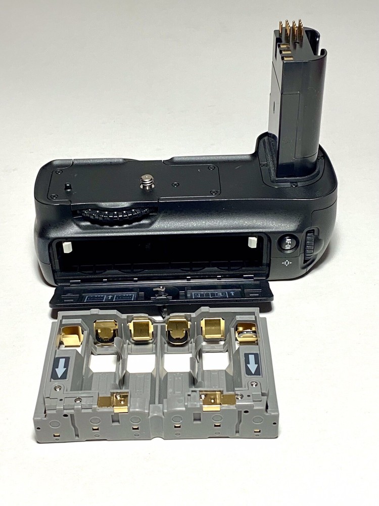 Nikon Multi Power Battery Pack Grip MB-D200