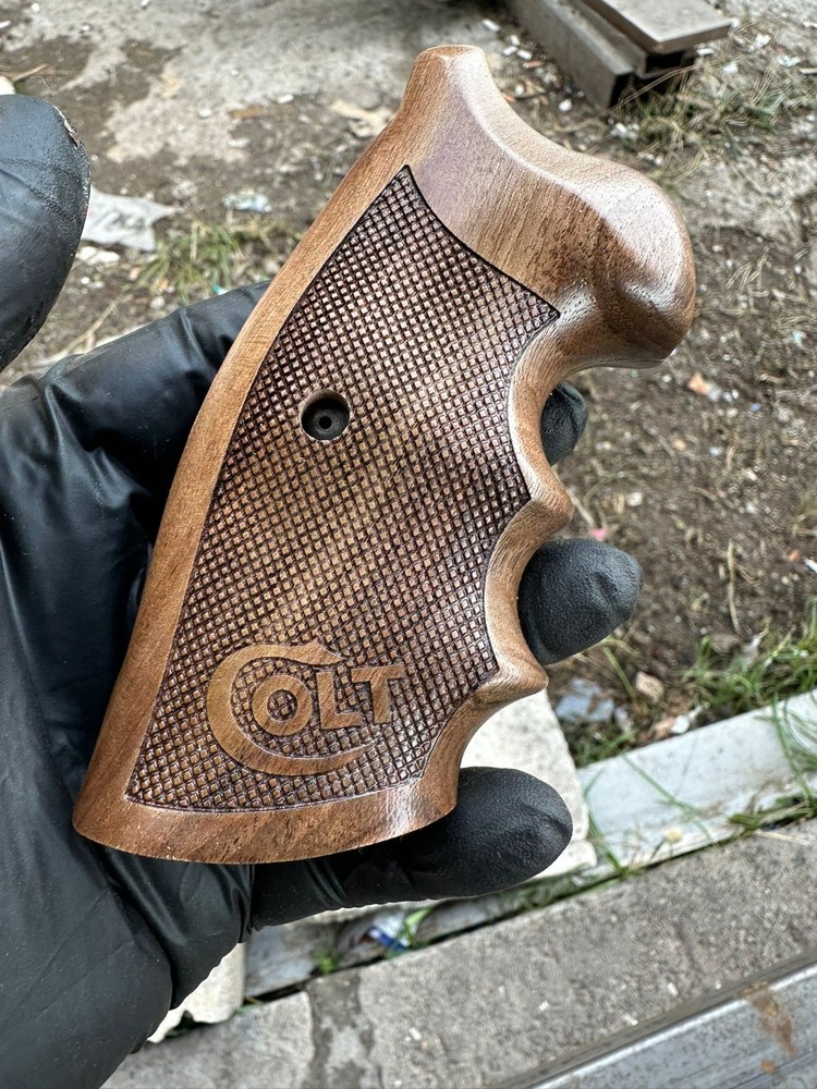 Colt Python Walnut Revolver Grips Checkered Fits Pre-2000