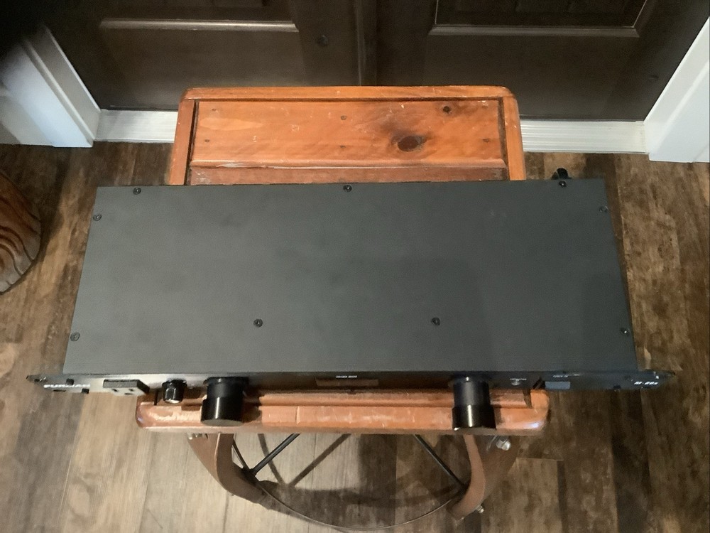 Furman M-8DX Power Conditioner