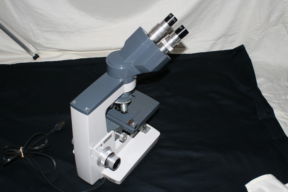 *Sale* AO Microstar 110 FLUORESCENCE / Brightfield Microscope, Refurbished.