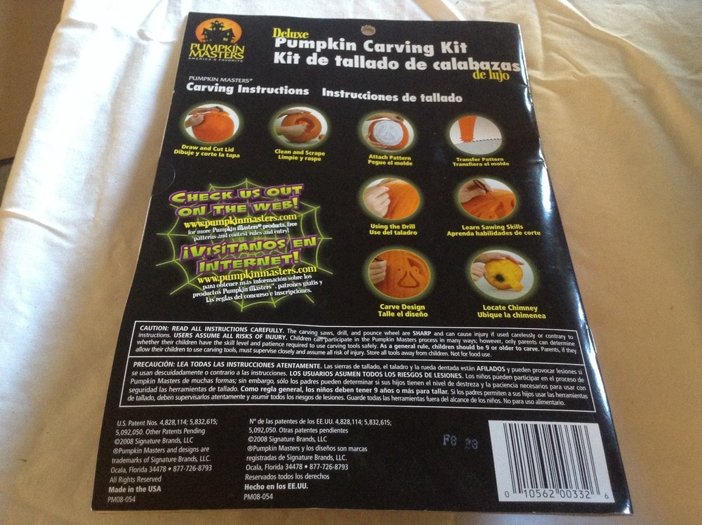 Pumpkin carving set