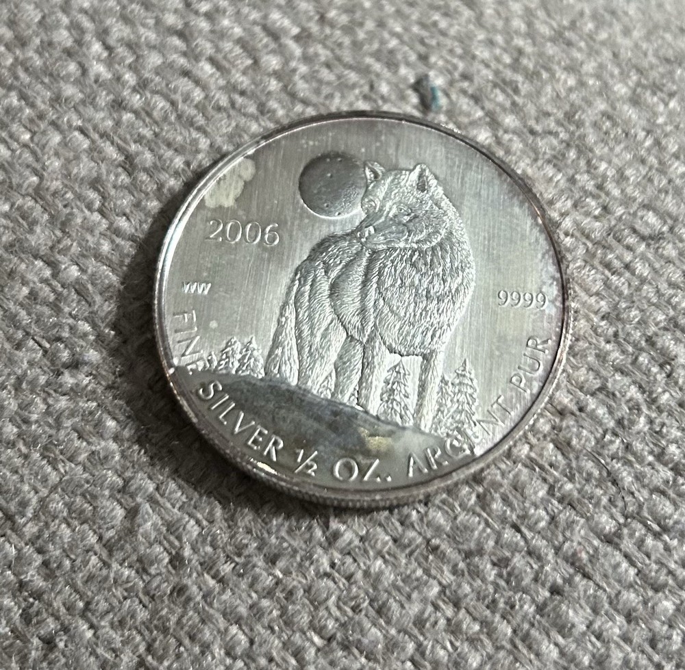 2006 CANADA SILVER $1 DOLLAR...SILVER WOLF