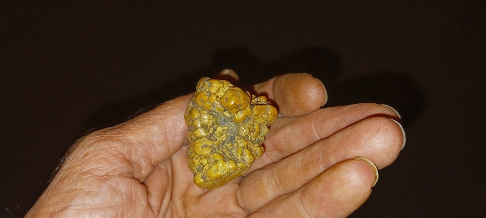 Turquoise Yellow Rough nugget Nevada