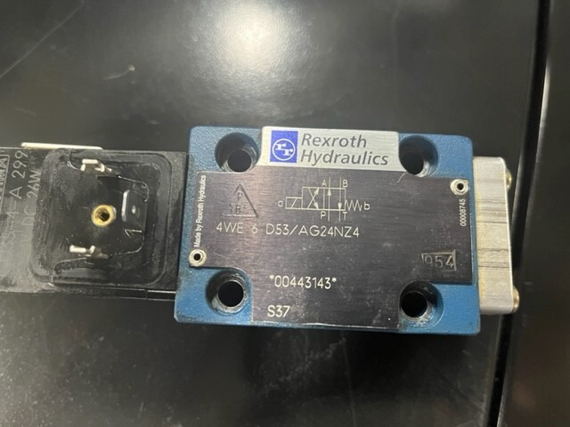 Rexroth 4WE6D53/AG24NZ4 Directional Control Valve (#657)