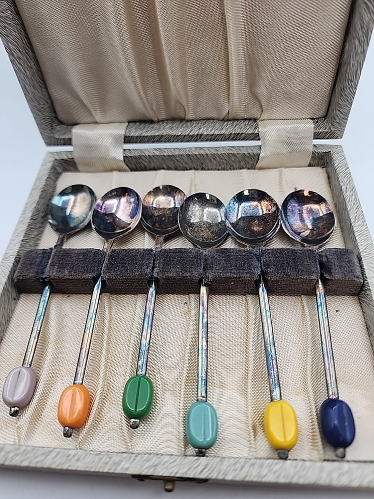 Silver plated spoons in original box ENGLAND