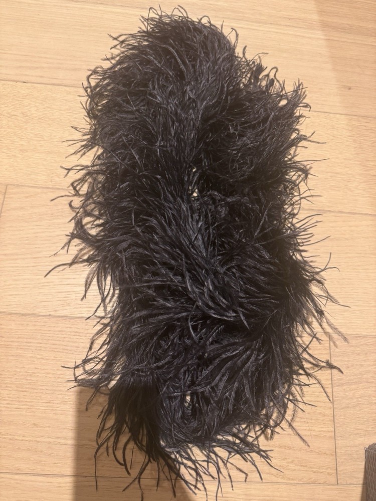 Black Feathers String 6ft