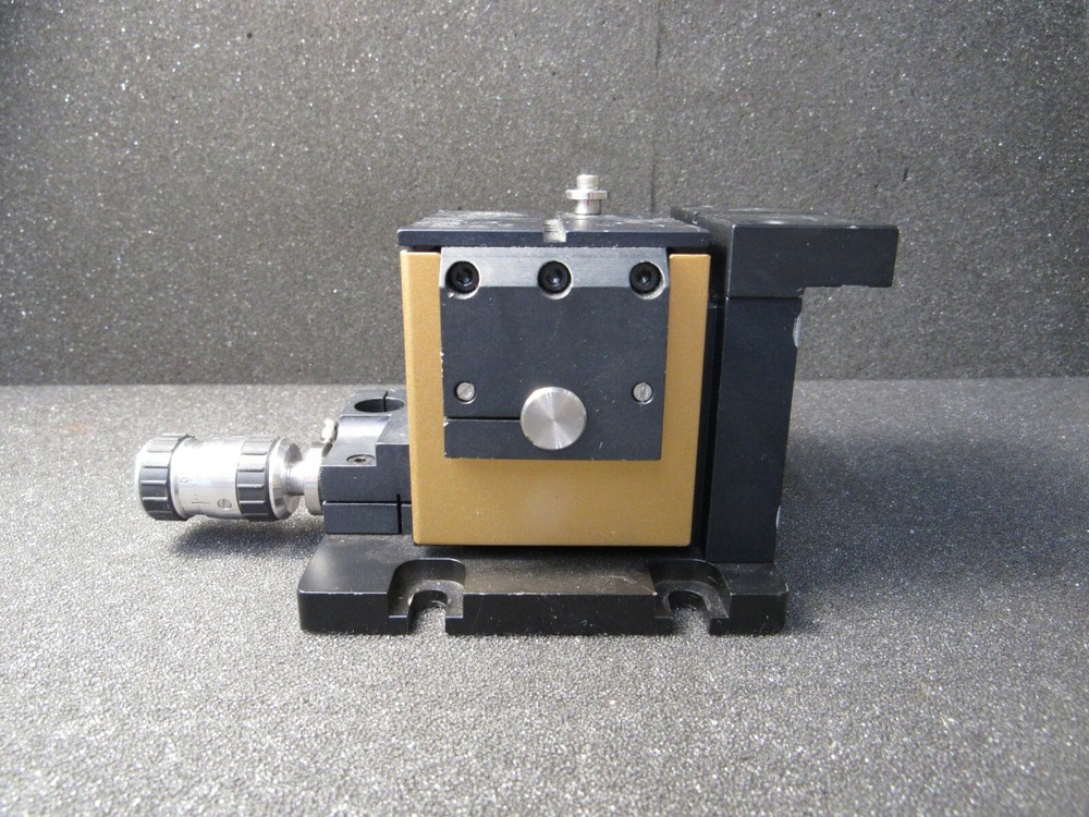 Thorlabs MDE330TH XYZ Flexure Stage