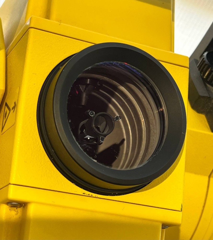 Leica Builder 309 9" Construction Total Station